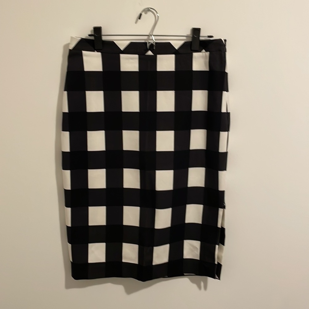 BANANA REPUBLIC | Black & White Checked pencil skirt